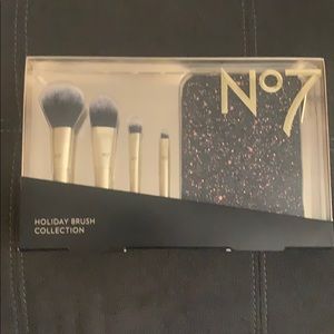 No7 Holiday Brush Collection